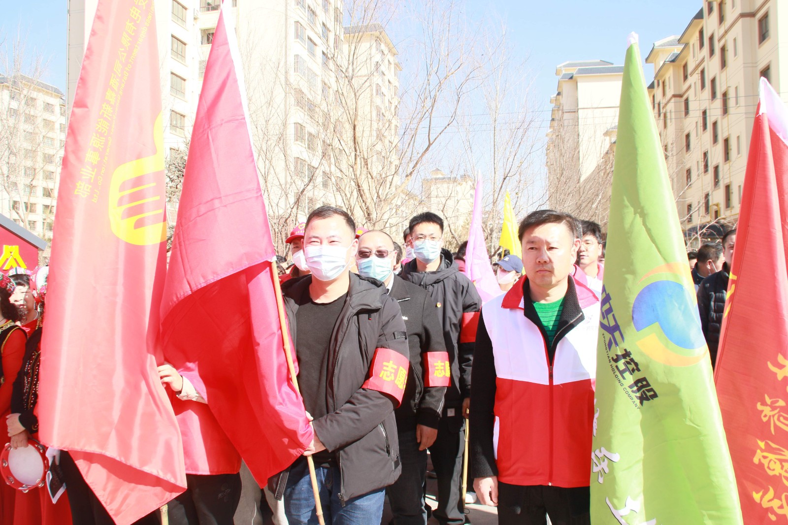 【“三抓三促”進行時】黨建引領志愿紅 學習雷鋒助人樂