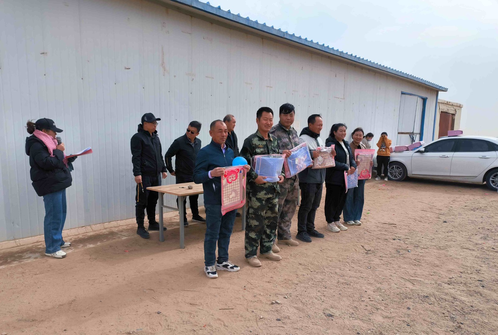 【基層動態(tài)】金塔盛地草業(yè)公司黨支部開展“五一”國際勞動節(jié)職工團建活動